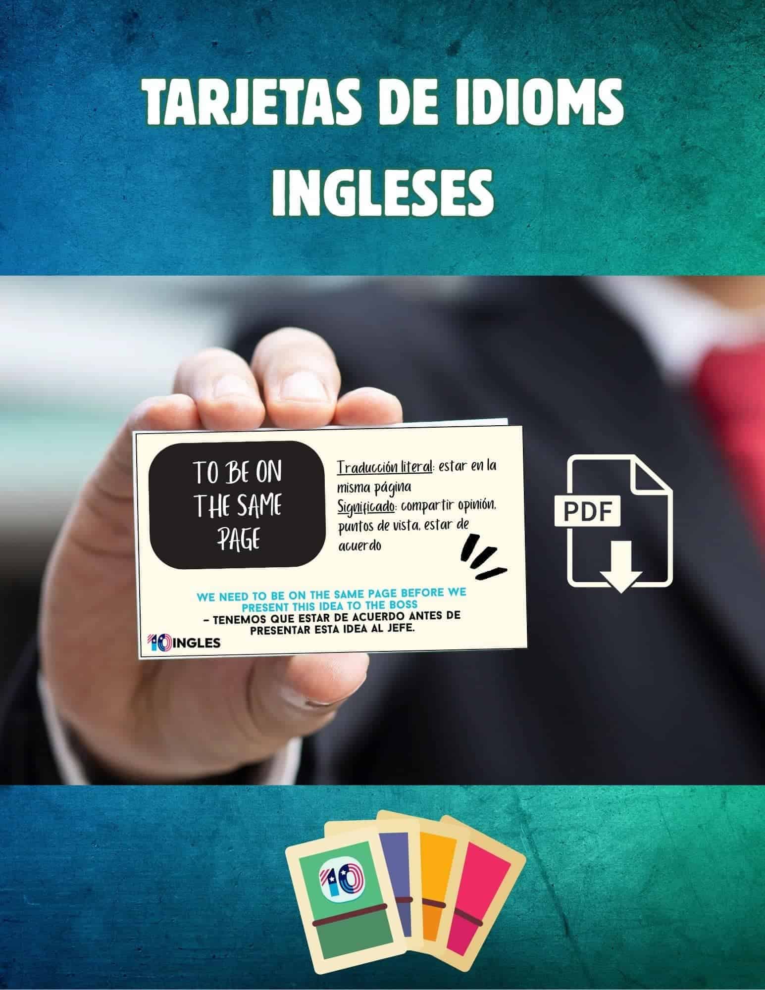 Mano sujetando una tarjeta con el idiom inglés "To be on the same page", junto a su traducción y significado en español.
