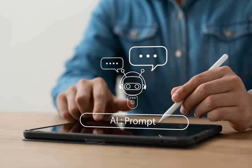 Persona usando un prompt en una tablet para interactuar con una IA para profesores de inglés
