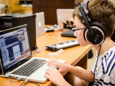 Concéntrate escuchando online Music for Programming