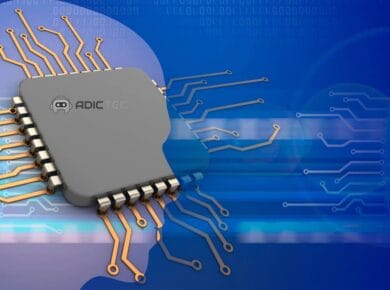 Imagen de un microprocesador con circuitos, superpuesto sobre una silueta de un cerebro humano.