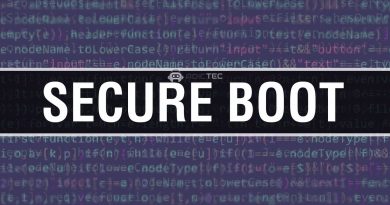 Imagen con el texto "SECURE BOOT" en blanco sobre un fondo de código fuente. El logo de Adictec se encuentra en la parte superior central.