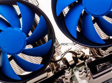 Dos ventiladores azules de refrigeración de alta performance para PC. Descubre cuántos necesitas en nuestra guía completa.