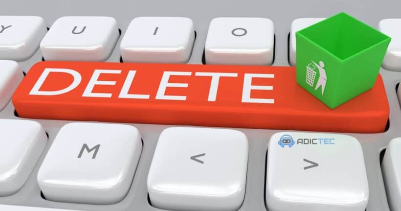 Teclado con tecla "DELETE" resaltada, solución sencilla para eliminar archivos resistentes. Consejos para borrar archivos.