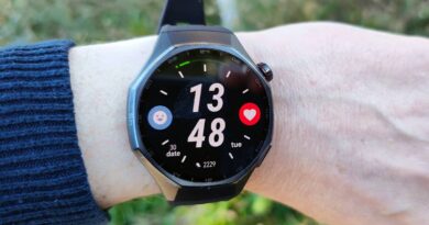 Primer plano del Huawei Watch GT 6 con la esfera del reloj activa.