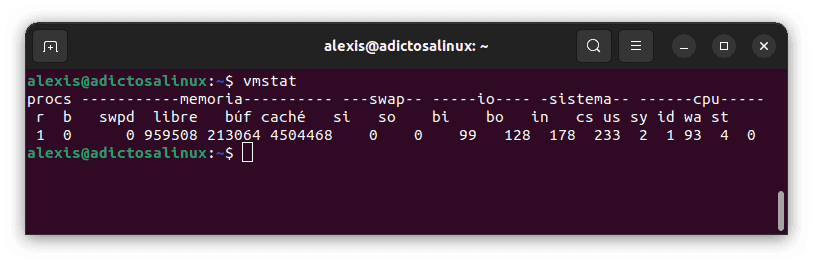 Captura de pantalla de la salida del comando vmstat en una terminal Linux, mostrando estadísticas de uso de la CPU y otros recursos del sistema.