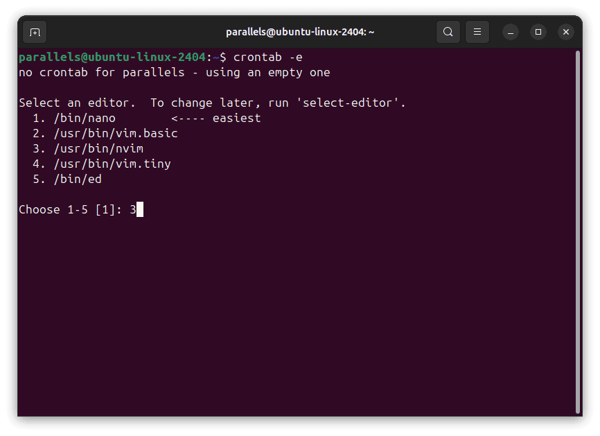 Captura de pantalla de una terminal Linux mostrando la salida del comando crontab -e.