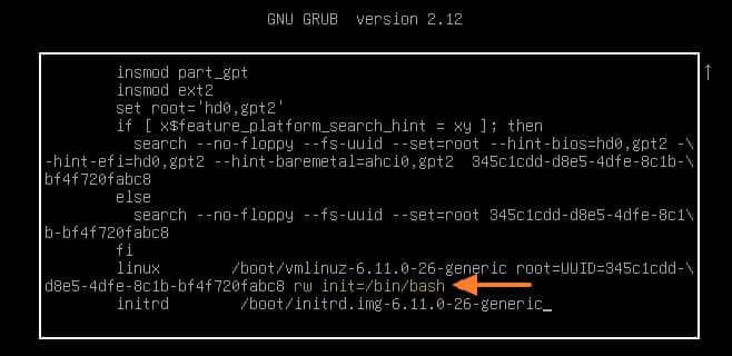 Captura de pantalla de una configuración de GRUB mostrando la línea de arranque de Linux con la adición de rw init=/bin/bash. Una flecha resalta la nueva línea.