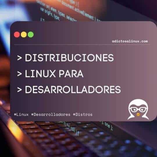 Imagen de un portátil con código en la pantalla, destacando las mejores distribuciones Linux para desarrolladores.