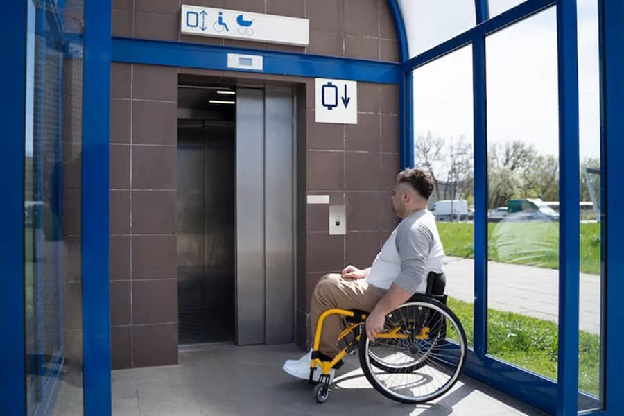 قوانین دسترسی افراد معلول در نصب آسانسور ساختمان های قدیمی