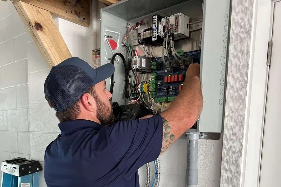 تعمیرات تخصصی آسانسور