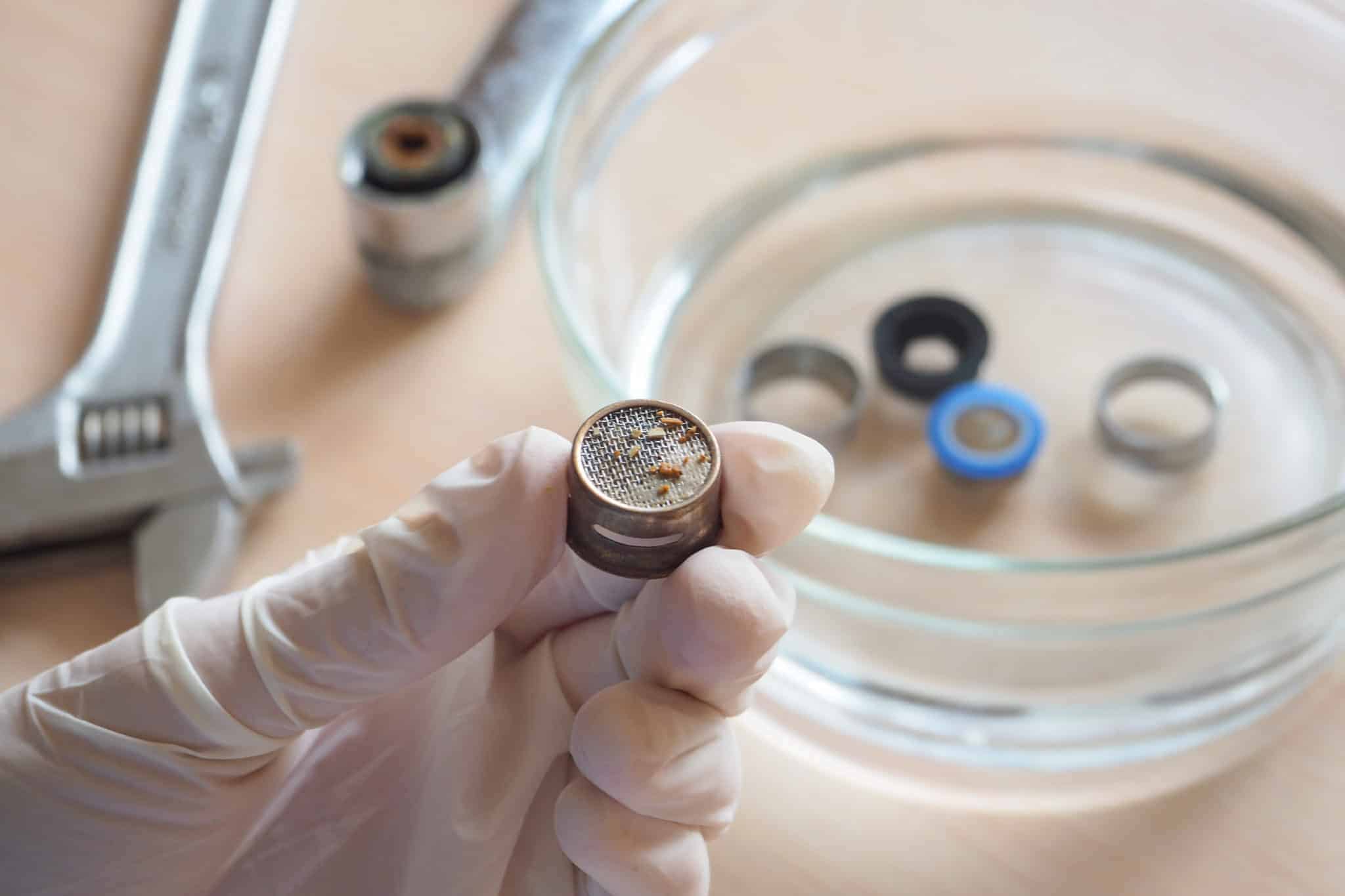How do I read a water hardness scale?
