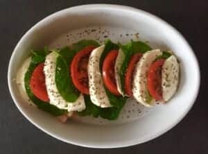 Łosoś z mozzarellą i pomidorem