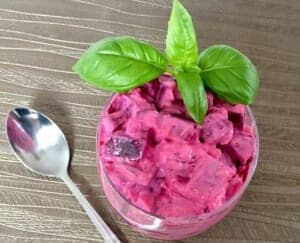 Przepis na sałatkę śledziową z buraczkami