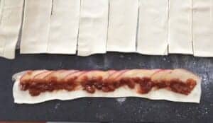 Róże z ciasta francuskiego przepis