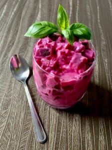 Sałatka śledziowa z burakami