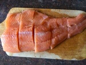 Osuszony i pokrojony łosoś