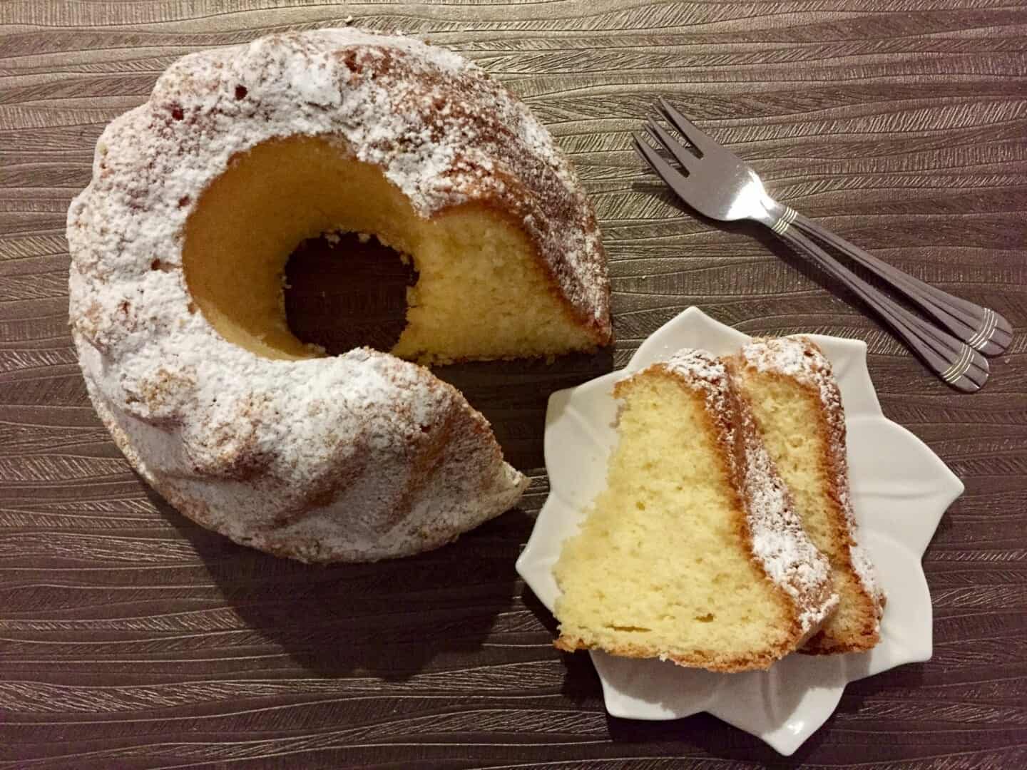 Babka majonezowa już gotowa