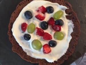 Czekoladowe naleśniki z nadzieniem z owoców