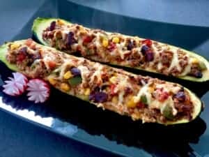 Cukinie zapiekaną z meksykańskim farszem