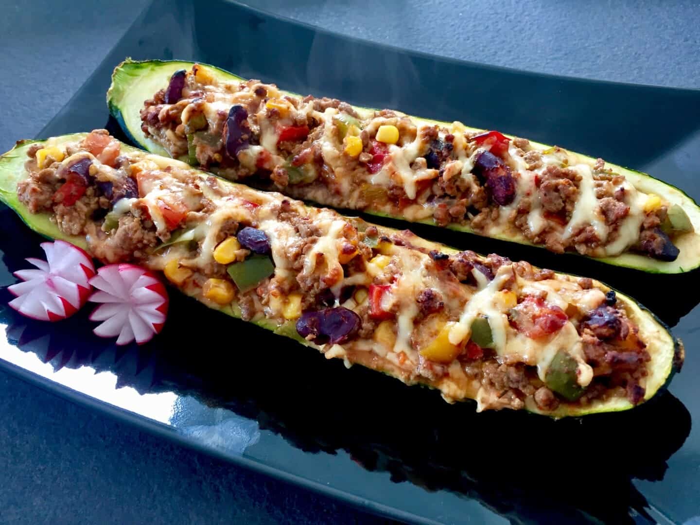 Cukinie zapiekaną z meksykańskim farszem