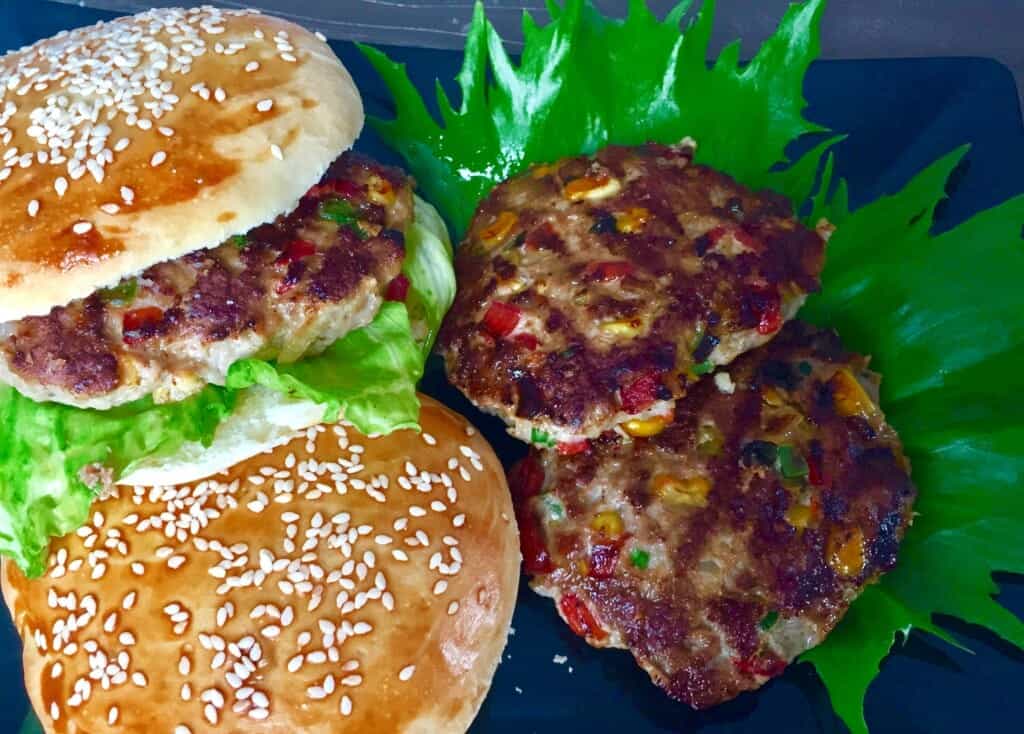 Burgery z grila w bułeczkach zrobionych w domu