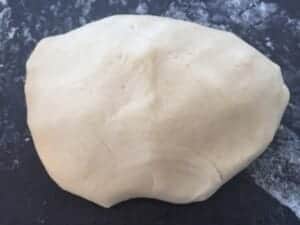 Tarta, ciasto zagniecione do jednolitej masy