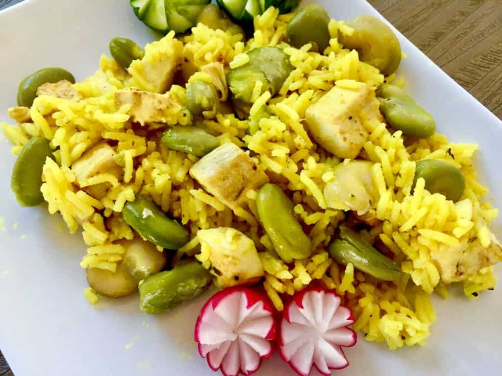 Kurczak z ryżem i bobem na maśle