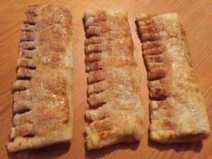 Grzebienie z ciasta francuskiego z dżemem