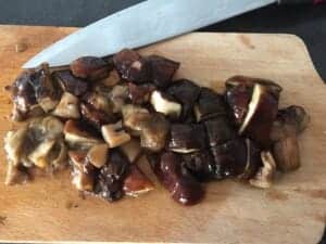 Grzyby pokrojone w kawałki