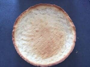 Ciasto na tartę po wyjęciu z piekarnika