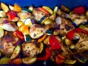 Kurczak pieczony z warzywami i ziemniakami