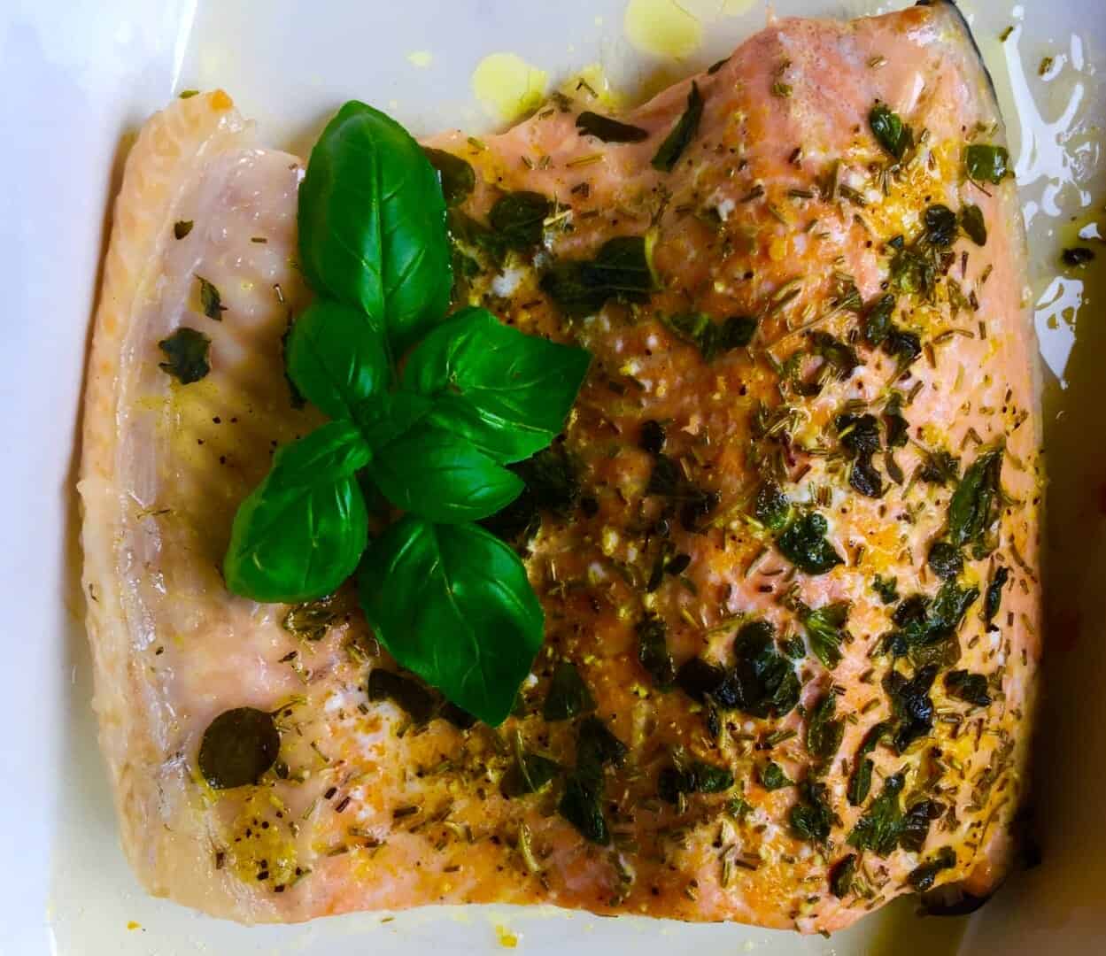 Łosoś pieczony w ziołach i maśle czosnkowym - FullSizeRender2 1