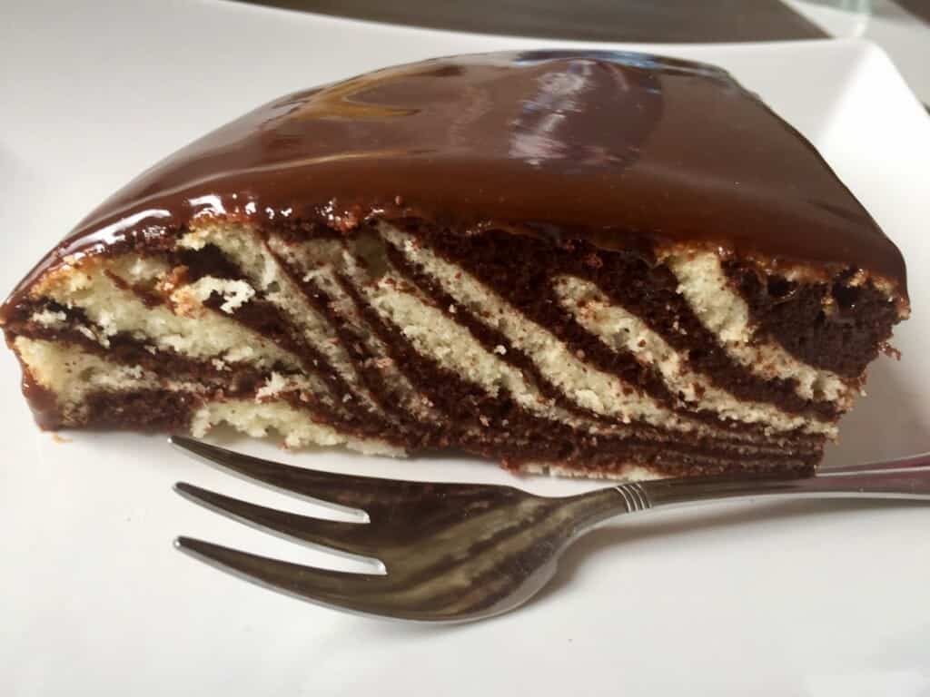 Dwukolorowe ciasto z białek