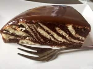 Dwukolorowe ciasto z białek