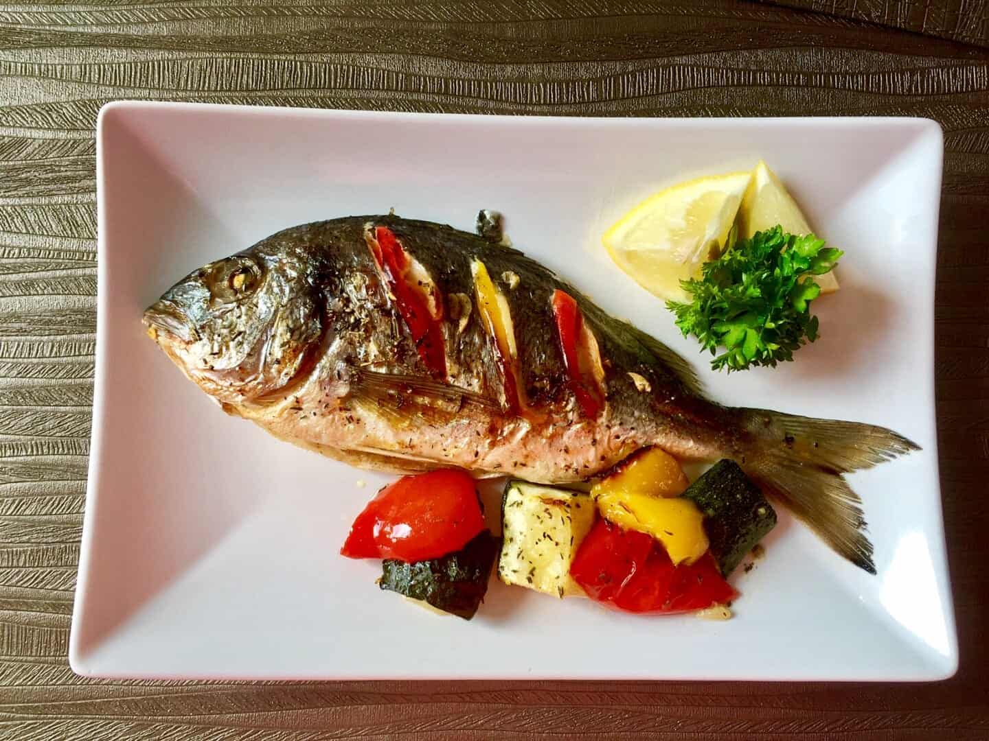 Szybki obiadek z rybą i warzywami