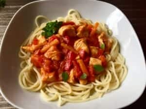 Kurczak z warzywami w sosie słodko-kwaśnym