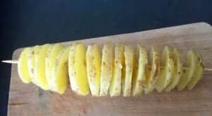 Chrupiący ziemniak na patyku