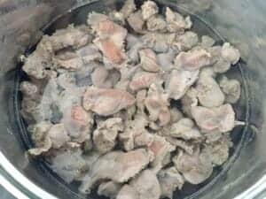 Żołądki drobiowe na Gulasz