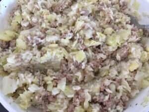 Mięso mielone z kapustą na obiad w jednym garnku