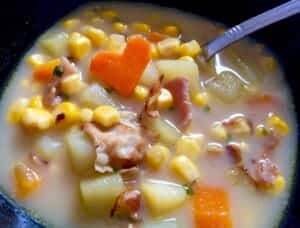 Sycąca zupa kukurydziana z wędzonym boczkiem