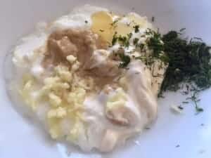 Sos do sałatki makaronowej z szynką