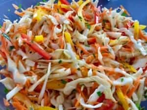 Surówka z kapusty i papryki