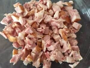 Wędzone kawałki kurczaka na sałatkę