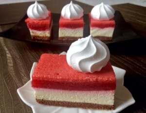 Ciasto Filadelfia z truskawkami