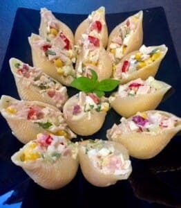 Sałatka w muszlach makaronowych