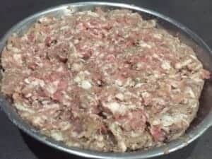 Składniki na domową pieczeń rzymską - przepis na łatwe danie