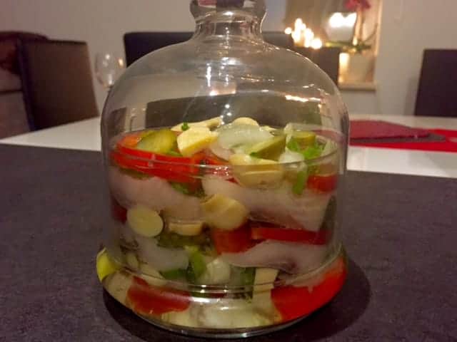 Śledzie w oleju z warzywami