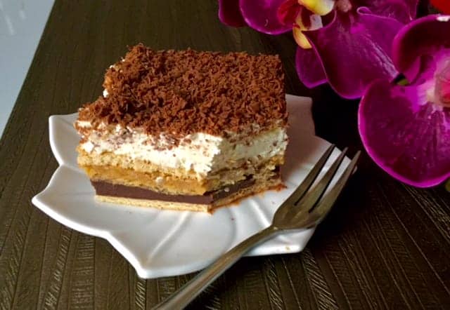 Karmelowiec – ciasto bez pieczenia