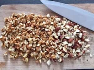 Krojenie orzechów do masy orzechowej