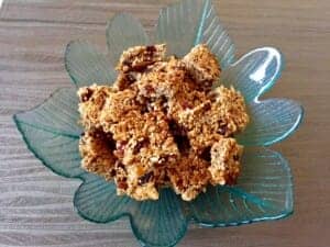 Zdrowe ciasteczka owsiane z suszonymi owocami i orzechami